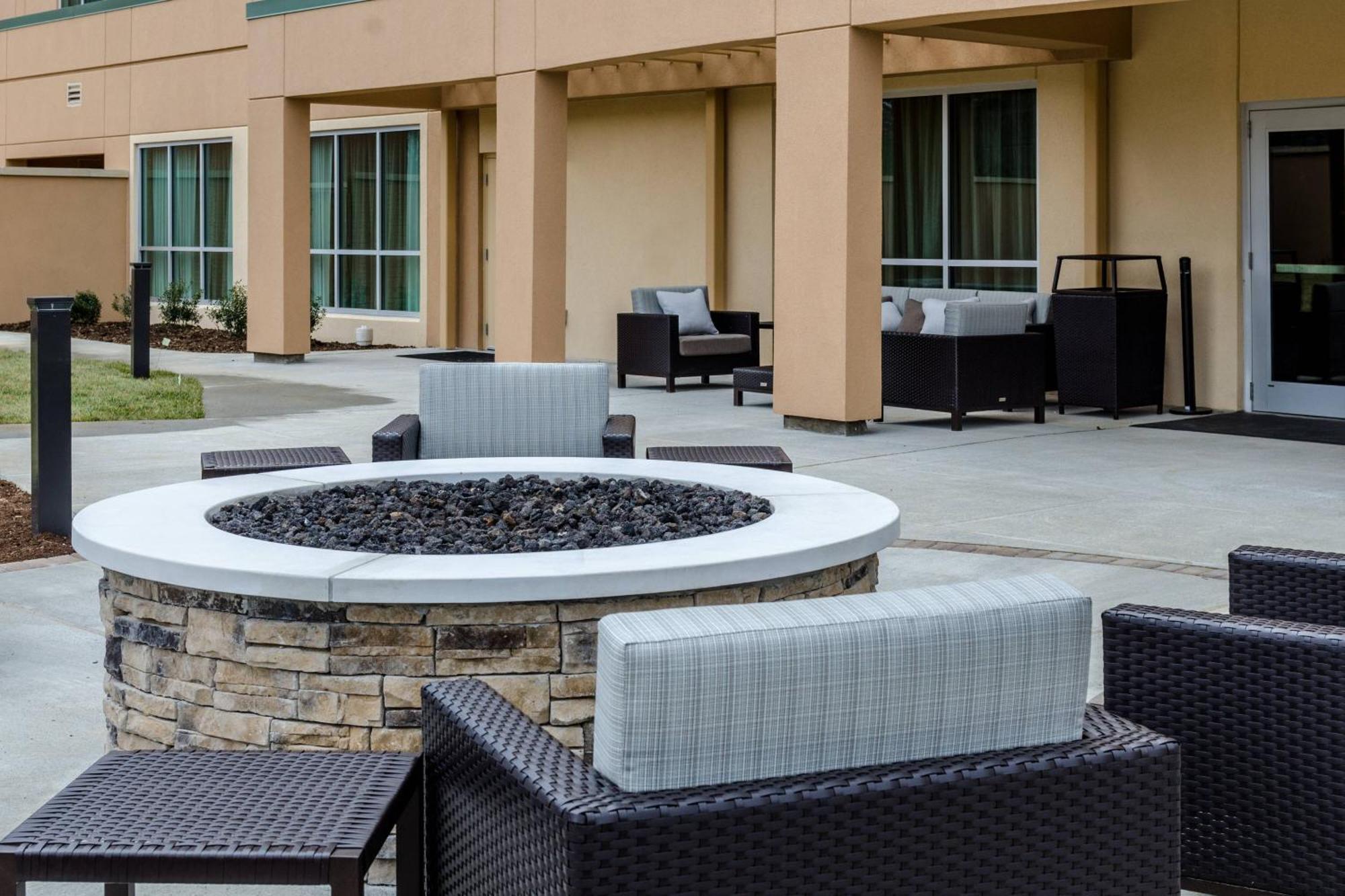 Courtyard By Marriott Somerset Exterior foto